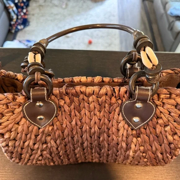 Woven Tan Handbag - Picture 2 of 5